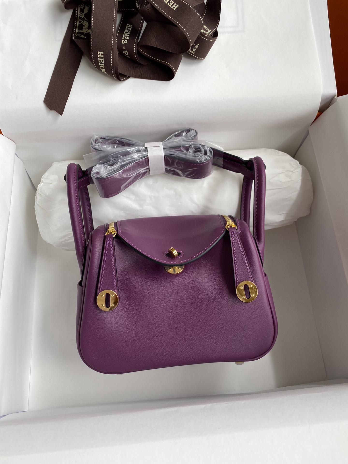 Hermes Lindy 26cm Handbag Shoulder Bag In Anemone Swift Leather